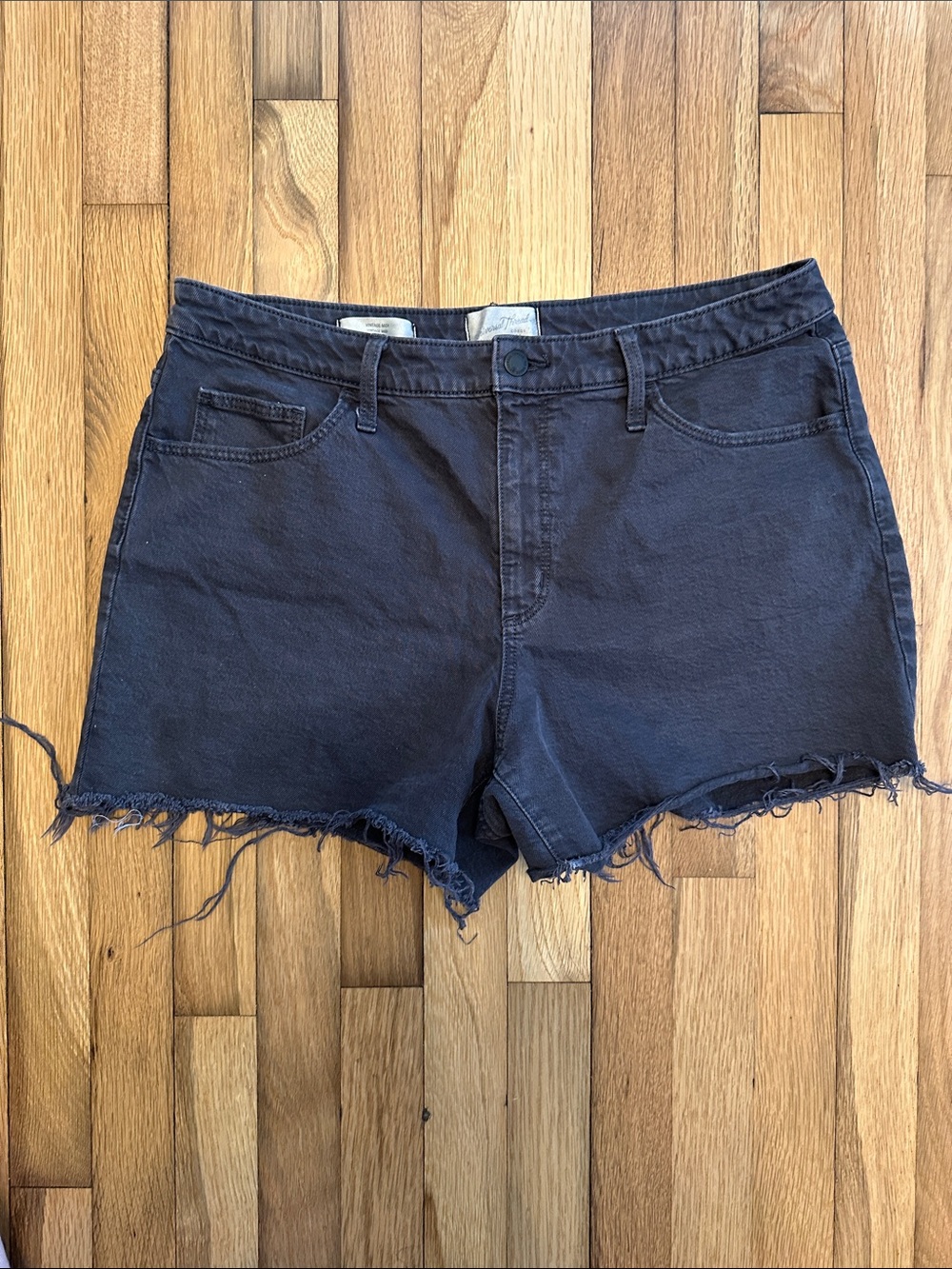 Universal Thread Cotton Vintage Midi Black Distressed Denim Shorts 14 / 32
